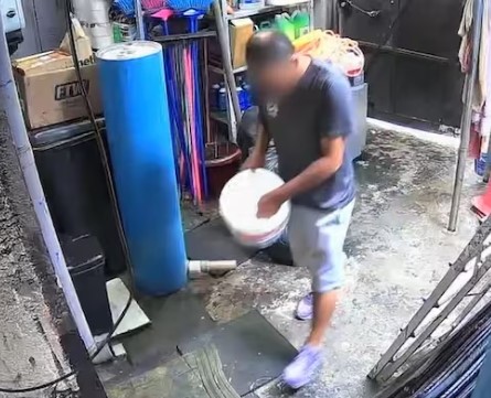 Vídeo mostra funcionário misturando produtos em academia onde professora passou mal em piscina